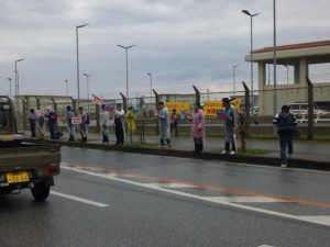 米軍車両へのアピール